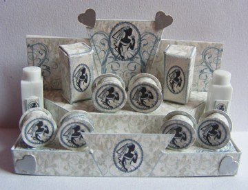 BRIDAL TOILETRY DISPLAY